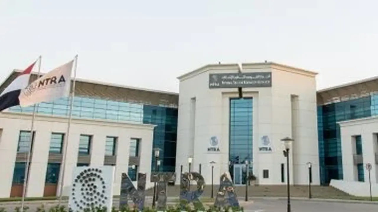 جهاز الاتصالات يحذر من ثغرات في الهواتف المحمولة تُستغل لاختراق المستخدمين